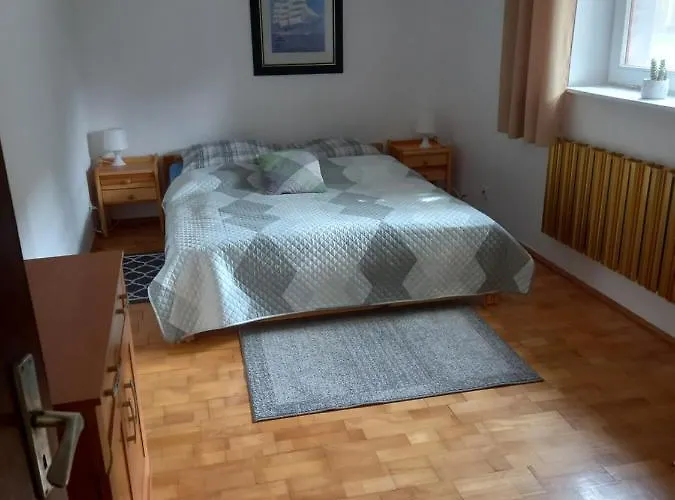 Apartment With Garden Access